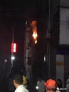 救火吃瓜群众视频播放,火场惊魂!吃瓜群众直播见证英勇救火瞬间