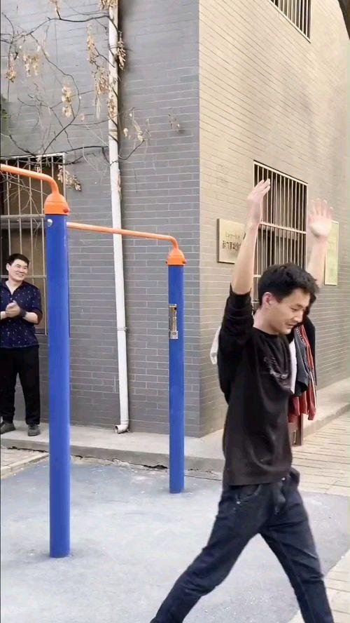 吵架吃瓜群众围观图片高清,一场吵架引发的“吃瓜”热潮