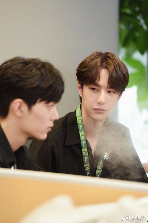 王一博盯肖战吃瓜群众,这对CP背后的秘密